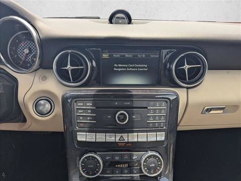 Used 2019 Mercedes-Benz SLC 300 image 12