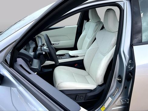 Used 2026 Lexus ES 500e AWD/4WD image 7