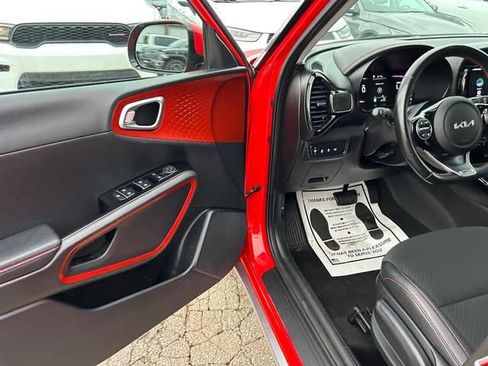 Used 2023 Kia Soul GT-Line image 9