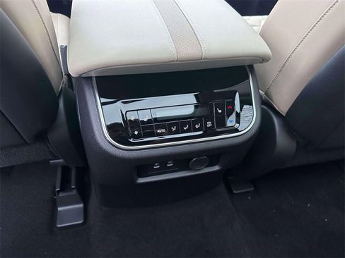 New 2025 Nissan Armada Platinum Reserve image 13