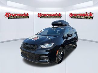New 2025 Chrysler Pacifica Select image 1