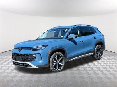 New 2025 Volkswagen Tiguan SE