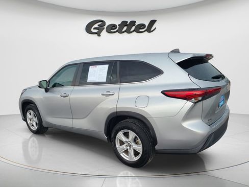Used 2023 Toyota Highlander L FWD image 7