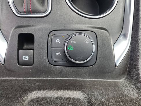 Used 2023 Chevrolet Traverse RS AWD/4WD image 33