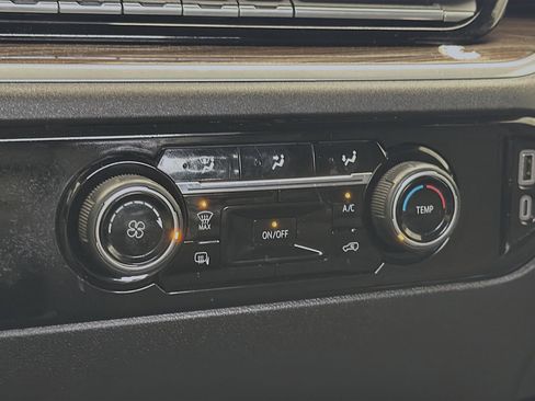 Used 2024 Chevrolet Silverado 2500 LT image 10