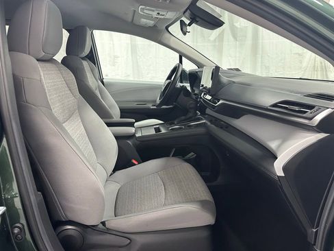 Used 2025 Toyota Sienna LE image 64