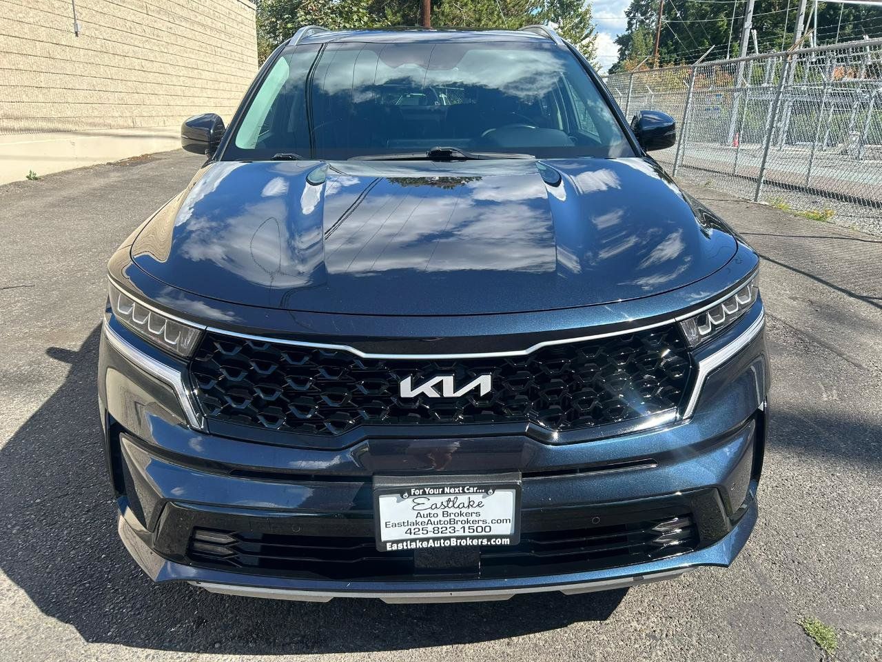 Used 2023 Kia Sorento EX AWD/4WD image 2