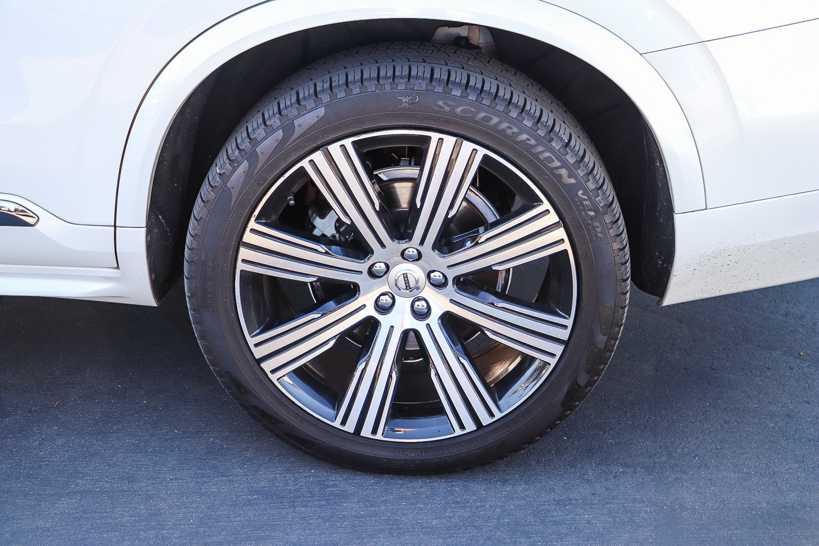 Used 2020 Volvo XC90 T6 Inscription w/ Protection Package Premier AWD/4WD image 12