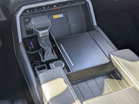 Used 2024 Toyota Tundra Platinum image 14