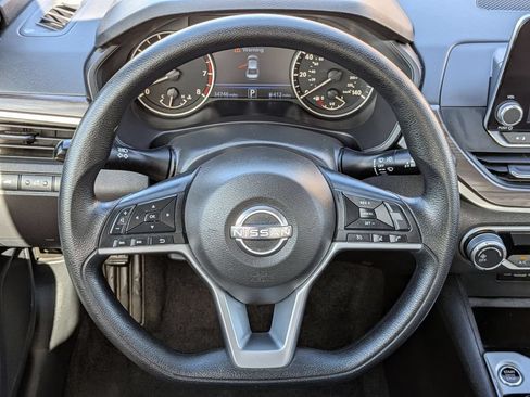 Used 2025 Nissan Altima 2.5 SV FWD image 19