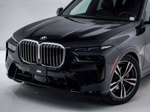 Used 2024 BMW X7 xDrive40i w/ M Sport Package image 4