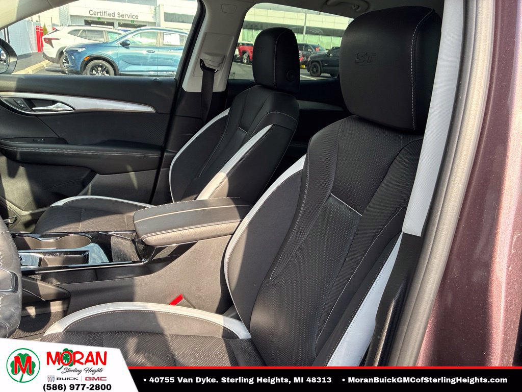 Used 2024 Buick Envision Sport Touring AWD/4WD image 10