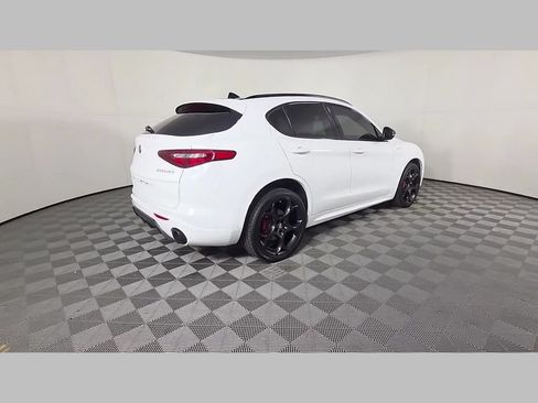 Used 2023 Alfa Romeo Stelvio Veloce AWD/4WD image 37