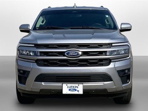 Used 2022 Ford Expedition XLT image 2