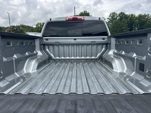 Used 2023 Chevrolet Colorado LT w/ LT Convenience Package II RWD image 19