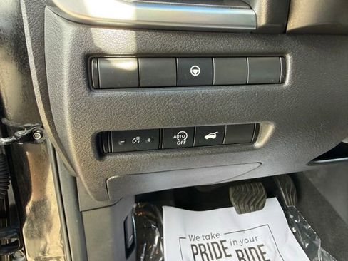 Used 2024 Nissan Rogue SV image 13