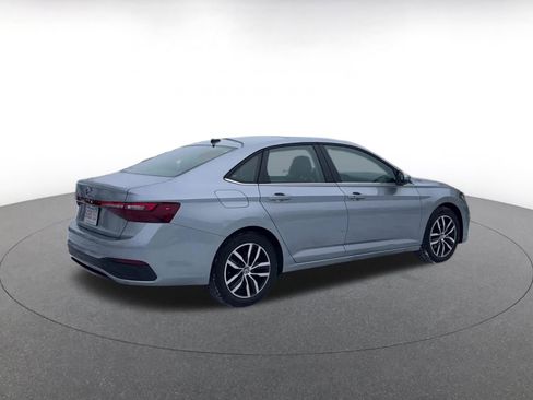 Used 2025 Volkswagen Jetta SE image 14