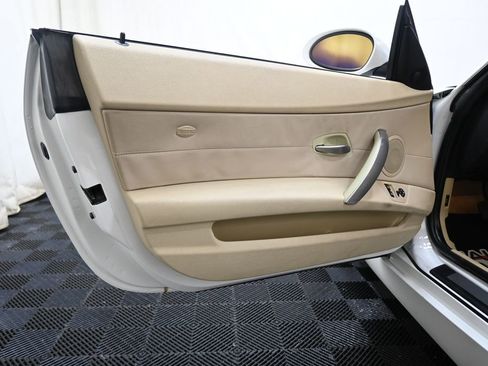 Used 2008 BMW Z4 3.0i RWD image 17