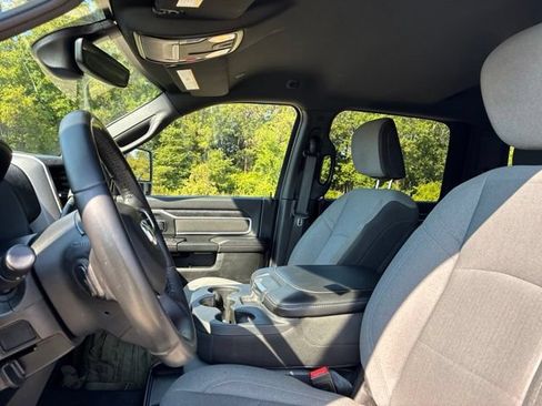 Used 2024 RAM 2500 Big Horn AWD/4WD image 25