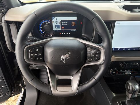 Used 2024 Ford Bronco Wildtrak AWD/4WD image 13