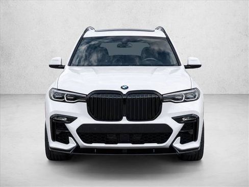 Used 2021 BMW X7 xDrive40i w/ M Sport Package AWD/4WD image 2