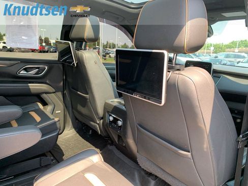 Used 2022 GMC Yukon XL AT4 AWD/4WD image 16
