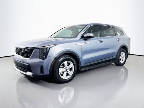 Used 2025 Kia Sorento LX image 5