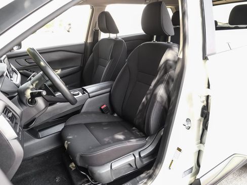 Used 2024 Nissan Rogue S AWD/4WD image 8