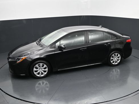 Used 2026 Toyota Corolla LE FWD image 28