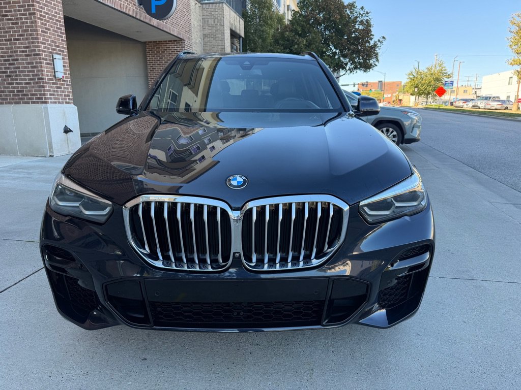 Used 2019 BMW X5 xDrive40i w/ M Sport Package AWD/4WD image 2