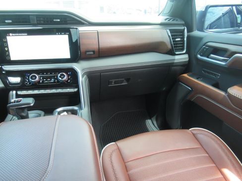 Used 2024 GMC Sierra 1500 Denali Ultimate AWD/4WD image 14