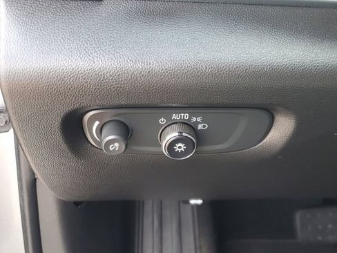 Used 2023 Chevrolet Traverse RS AWD/4WD image 21