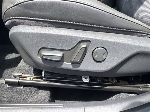 Used 2023 Kia Niro EX w/ EX Cold Weather Package FWD image 10