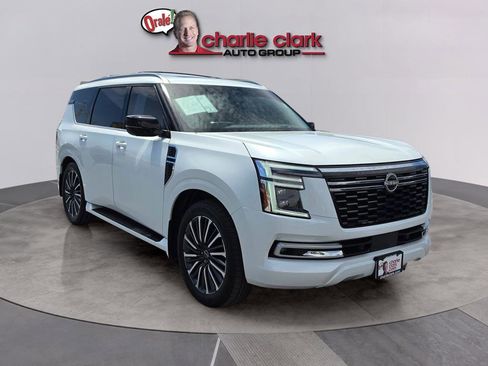 Used 2025 Nissan Armada Platinum Reserve AWD/4WD image 8