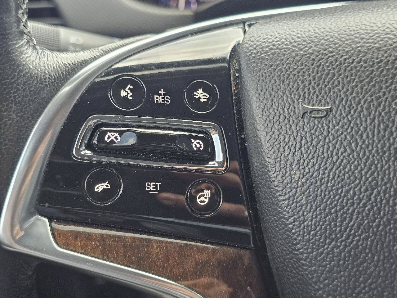 Used 2014 Cadillac XTS Luxury w/ Driver Awareness Package FWD image 19