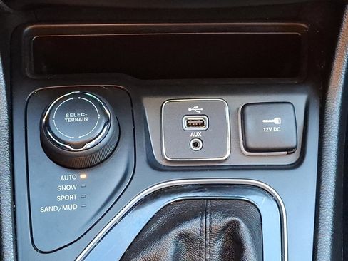 Certified 2019 Jeep Cherokee Limited image 24