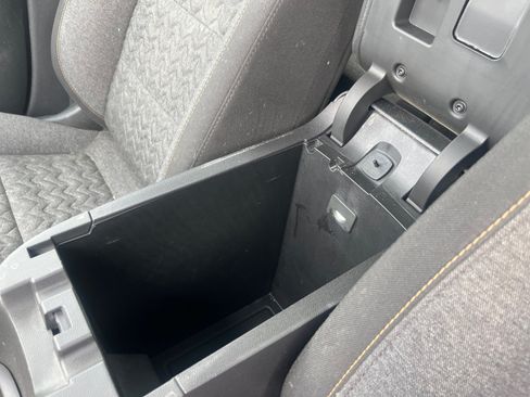 Used 2023 Chevrolet Equinox LT FWD image 15