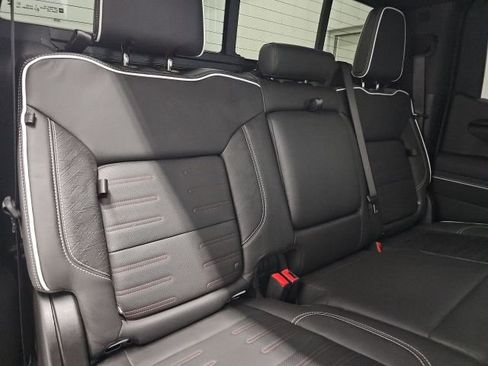 Used 2024 GMC Sierra 1500 AT4X image 17