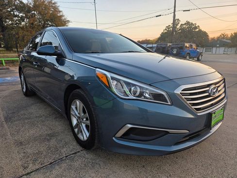 Used 2017 Hyundai Sonata SE FWD image 3