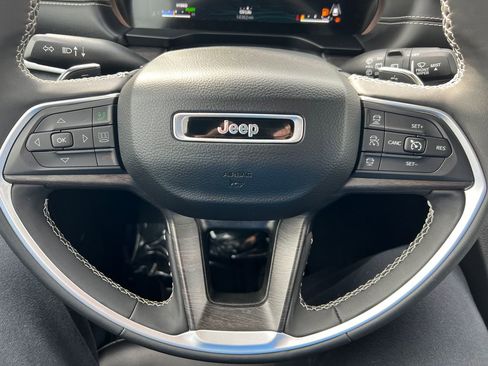 Used 2024 Jeep Grand Cherokee Limited 4xe image 19