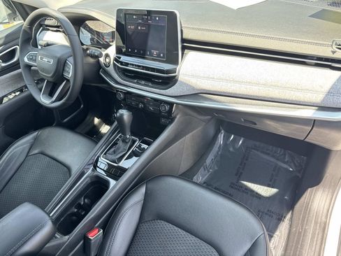 Certified 2022 Jeep Compass Latitude FWD image 34