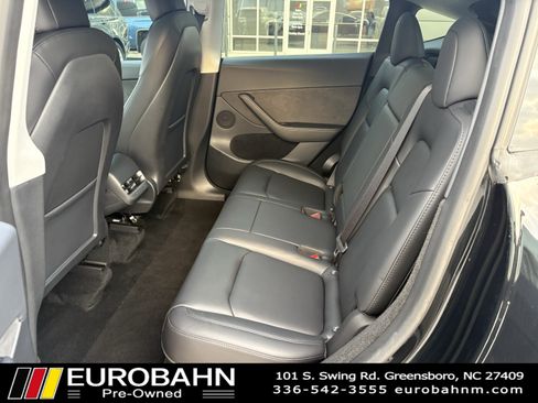 Used 2023 Tesla Model Y Performance image 10