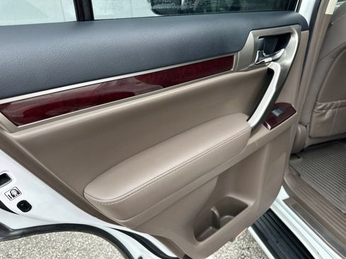 Used 2019 Lexus GX 460 Premium AWD/4WD image 17