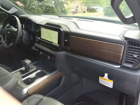 New 2026 Chevrolet Silverado 1500 High Country w/ High Country Premium Package AWD/4WD image 36