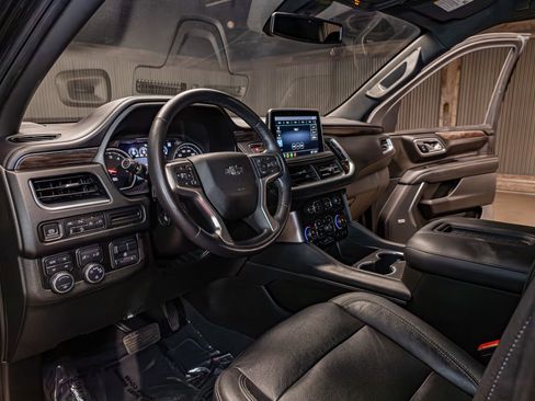 Used 2021 Chevrolet Suburban Z71 w/ Z71 Off-Road Package image 13