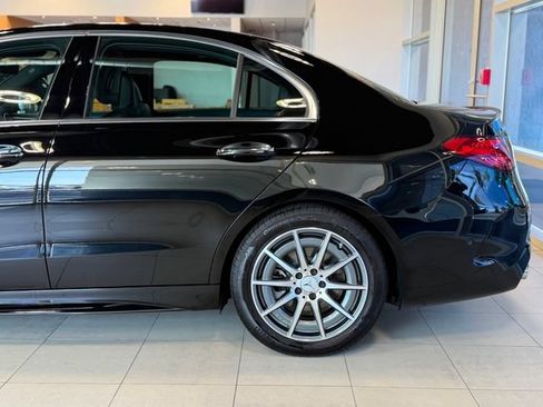 Used 2025 Mercedes-Benz C 43 AMG 4MATIC Sedan image 9