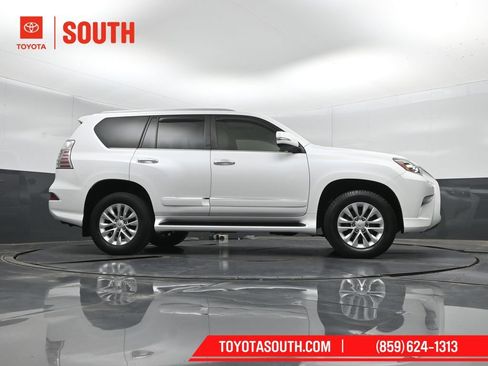 Used 2017 Lexus GX 460 AWD/4WD image 45