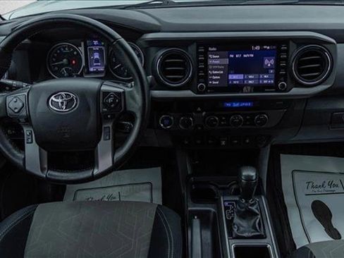 Used 2022 Toyota Tacoma TRD Off-Road image 23