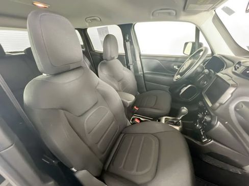 Used 2022 Jeep Renegade Latitude w/ Convenience Group AWD/4WD image 28