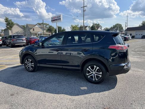 Used 2018 Toyota RAV4 LE w/ All Weather Liner Package AWD/4WD image 15
